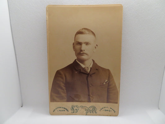 1800s blu Loupret Cabinet Card of Man with Mustache from Lowell Massachusetts